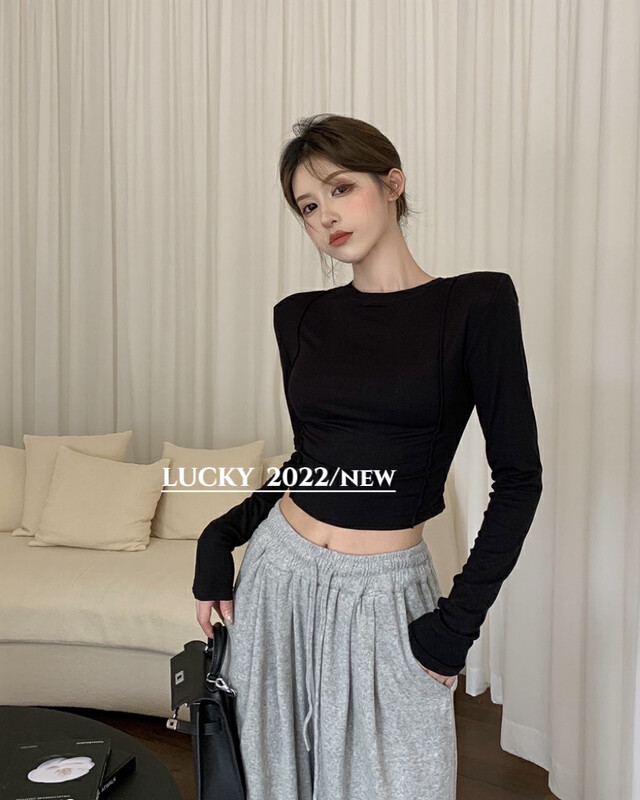 Autumn is new! [LUCKY] Design sense of shoulder pads, short round neck, slim and slim shirt 9508# ZXX