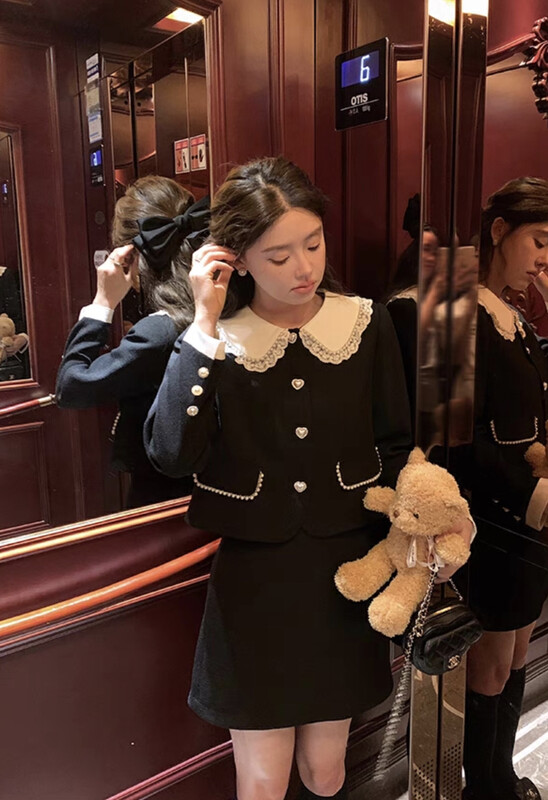 Autumn is new! [L.L STUDIO] Doll collar heavy industry fashion short coat + Korean style all-match skirt suit 77983# PCZ