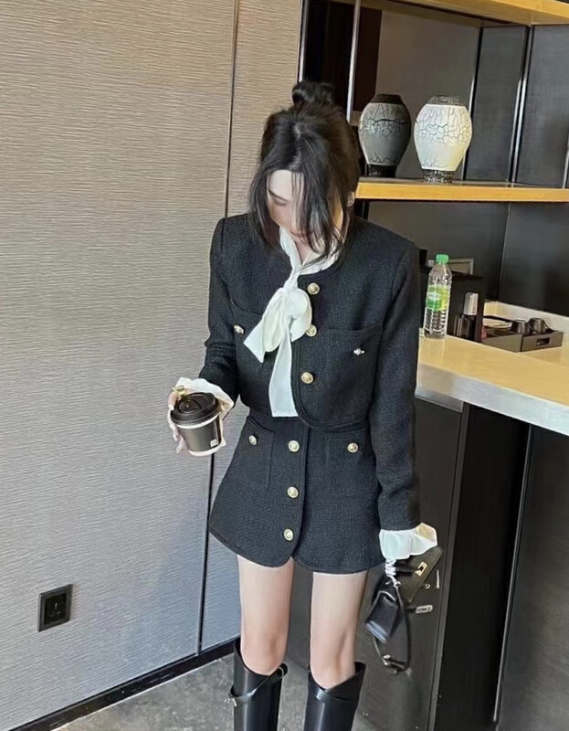 Autumn is new! [JH] Net red Xiaoxiang short coat + knotted shirt + skirt suit 42999# PCZ