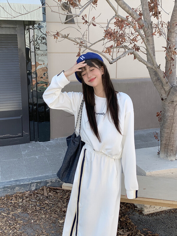 Autumn is new! [Timely rain] Korean style ins retro casual sweater + high waist thin elastic skirt suit A2787# WPL