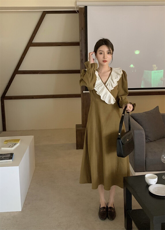 Autumn is new! [Timely rain] Korean style ins retro temperament slim V-neck ruffle dress A1270# WPL