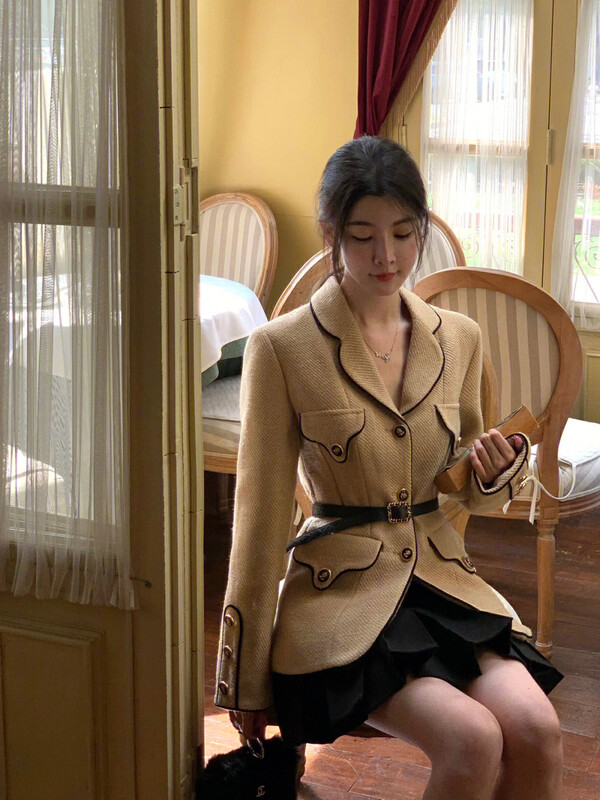 [ALALA EMELIA] Niche Haute Couture Small Fragrance Wrapped Contrast Color Design Twill Woven Coat (with Belt) S2390