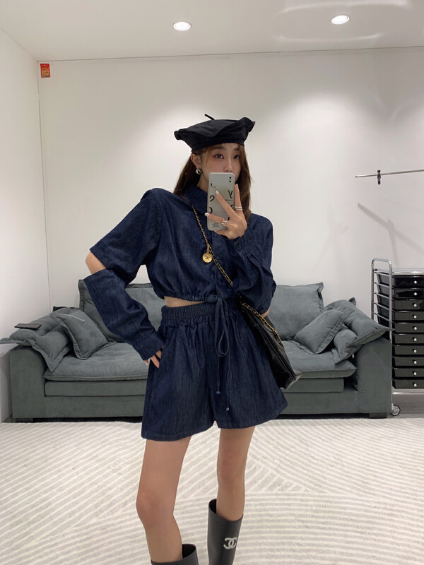 New in early autumn! [VANESSA] Korean hollow design short shirt + denim shorts two-piece suit 6646# OZQ