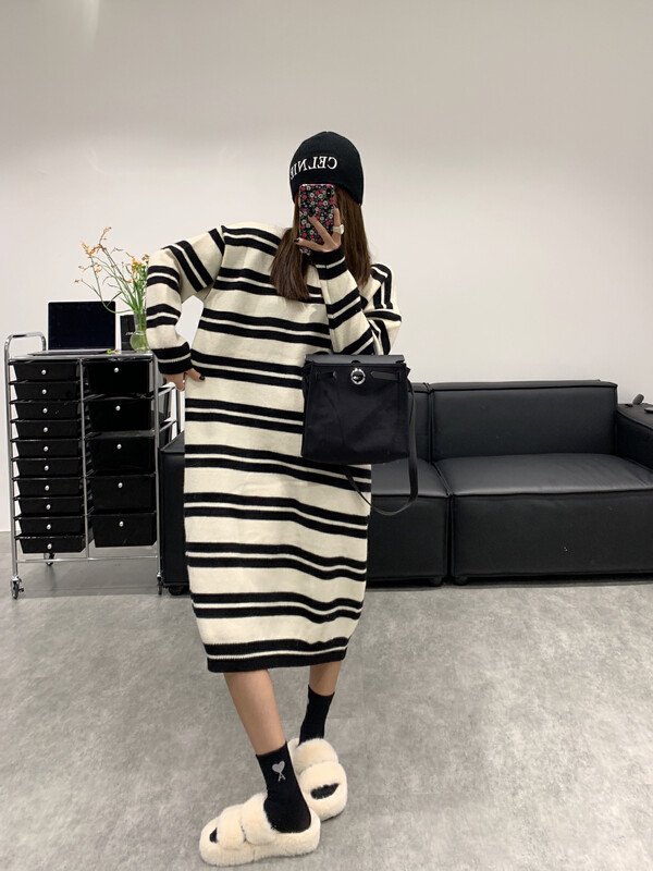 New in autumn!【VANESSA】 Korean loose striped long warm sweater 6861# OZQ