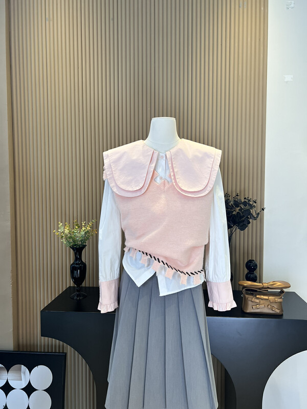 [FEI MAO] New V-neck stitching knitted vest for women with a sense of niche, lazy and loose vest Z-3094