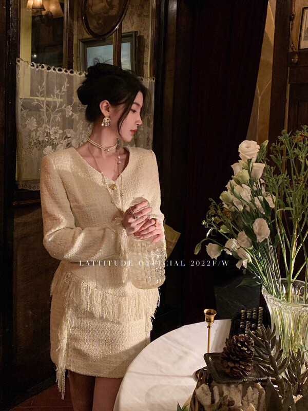 [ALLA EMELIA] Niche high-definition small fragrance beige fringed coat skirt suit T2380