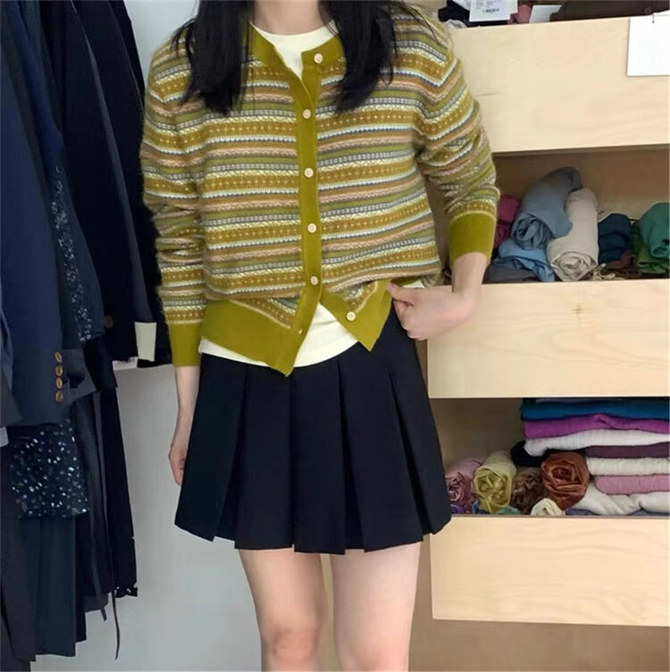 New in autumn!【ARE YOU】Round-neck striped loose single-breasted knitted cardigan 236# L