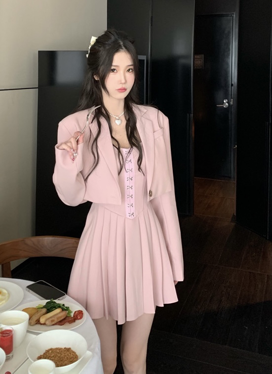 Autumn is new! [JH] Net red short suit jacket + pleated suspender dress suit 42808# PCZ