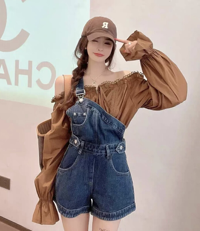 New in early autumn! [JH] Net red one-shoulder shirt + washed denim overalls suit 42639# PCZ