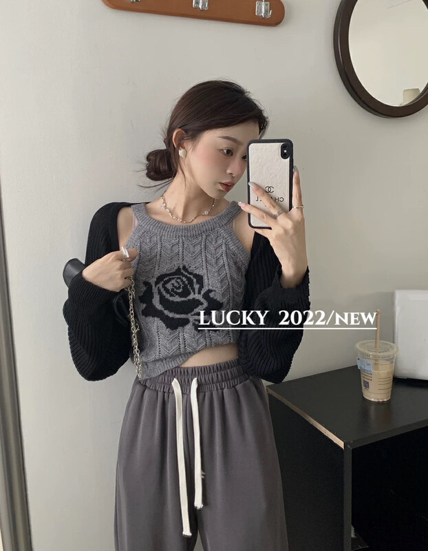 Autumn is new! [LUCKY] rose short camisole + simple knitted cardigan suit 9513# ZXX