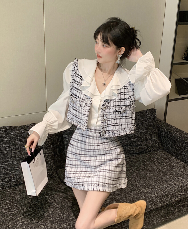New in early autumn! [JH] Net red Xiaoxiang tassel vest + doll collar shirt + tassel skirt suit (only selling suits) 42575# PCZ