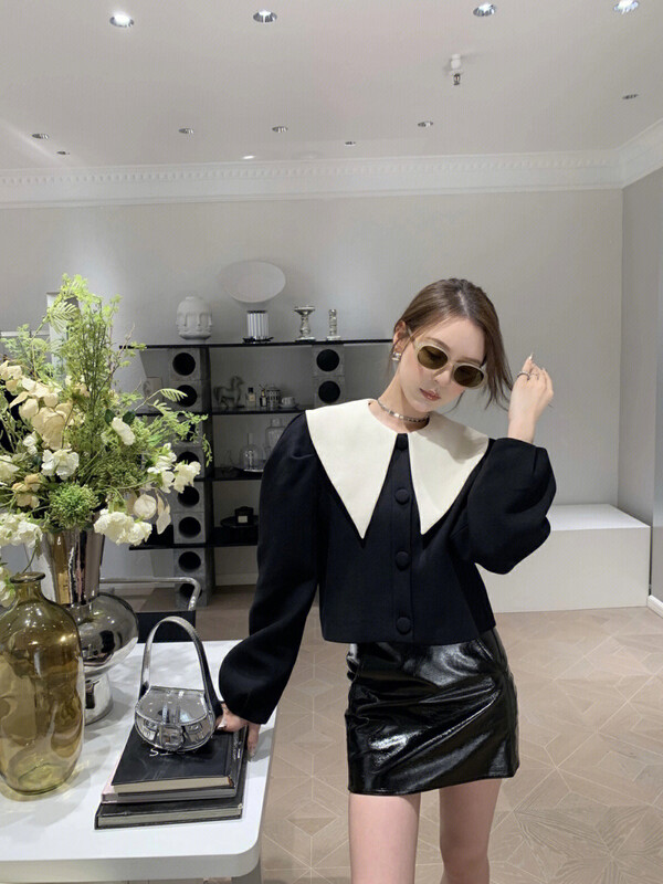 [ALALA EMELIA] Niche high-definition style puff sleeve stitching contrast color design short short jacket S2395