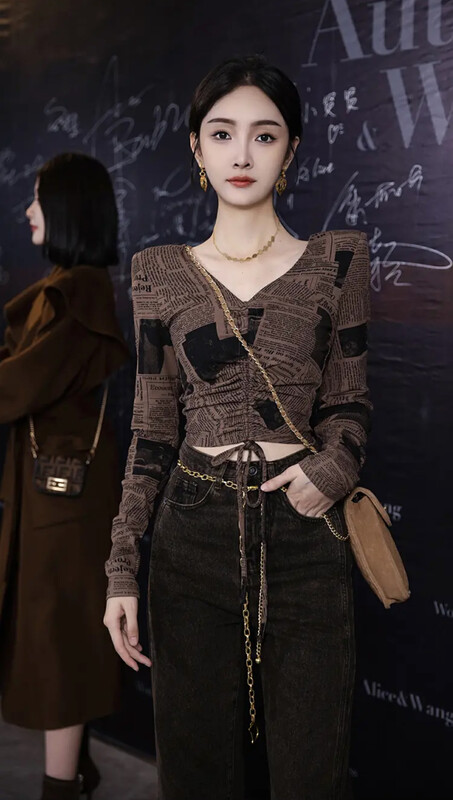 New in autumn! [SAVAGE] Versatile retro light and familiar style thin long-sleeved T-shirt E9915# WPL