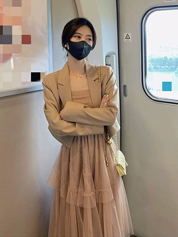 Autumn is new! [L.L STUDIO] temperament suit short jacket suspender dress suit 77887# PCZ