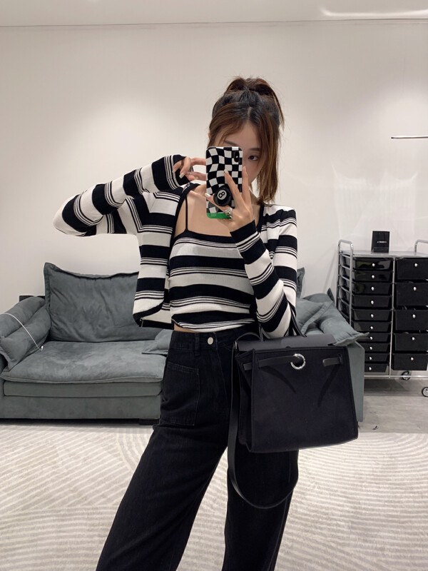 Autumn is new! [VANESSA] Inverted triangle belt chest pad vest + all-match knitted cardigan suit 6699# OZQ