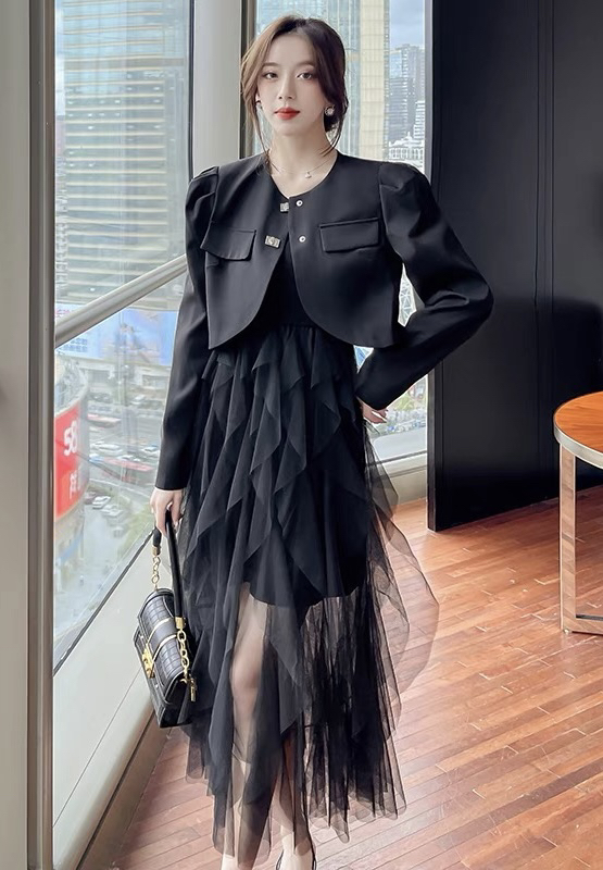 Autumn is new! [JH] Net red short solid color coat + suspender dress suit 42711# PCZ