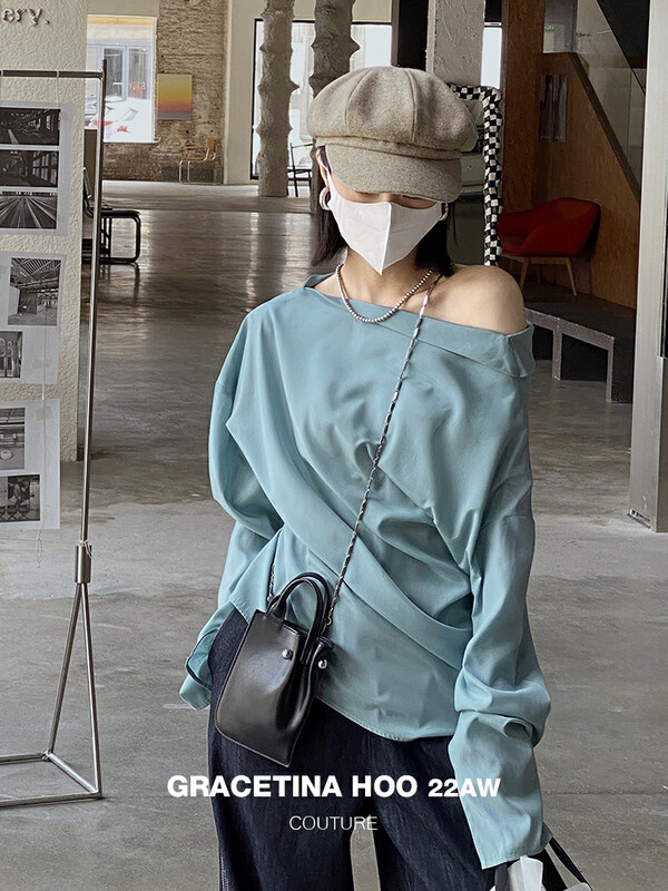 [GRACETINA HOO] Irregular design with slits and swing collar glossy shirt CS3205