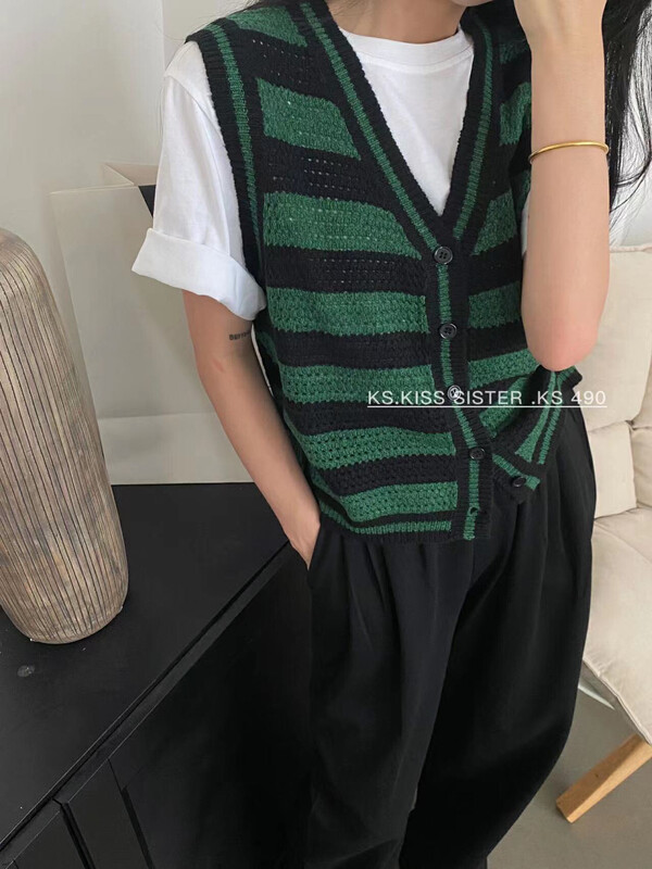 Original price 66.55! New in early autumn! [KS] Striped V-neck knitted design slimming and versatile vest M21349# CQW