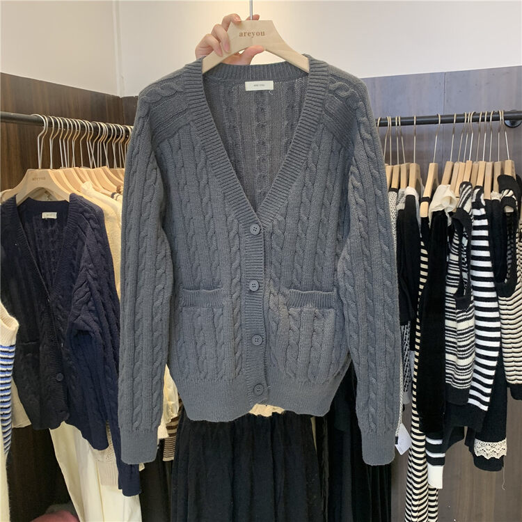 New in autumn!【ARE YOU】V-neck single-breasted loose-fitting clean knitted cardigan 239# L