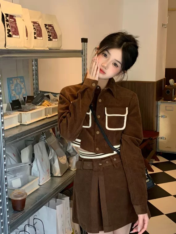 Autumn is new! [L.L STUDIO] retro color matching corduroy short jacket + high waist skirt two-piece suit (with belt) 77969# PCZ