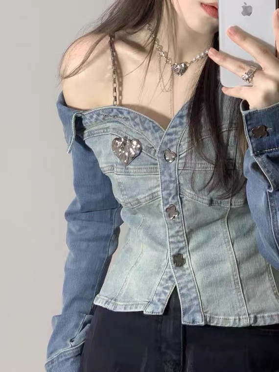 New in autumn! [L.L STUDIO] Retro off-the-shoulder denim shirt (with brooch) 77965# PCZ