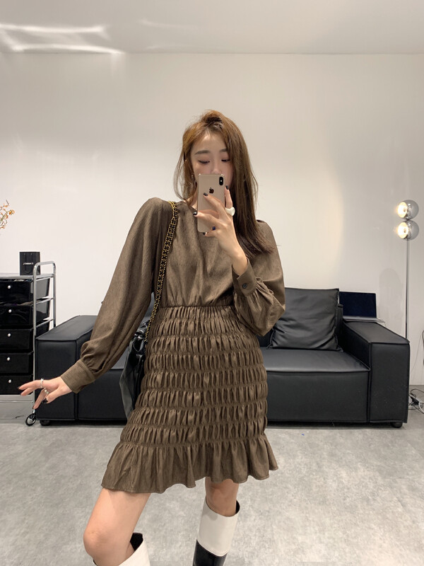 Autumn is new!【VANESSA】Korean solid color pleated folded waist puff sleeve dress YS1-6811# OZQ