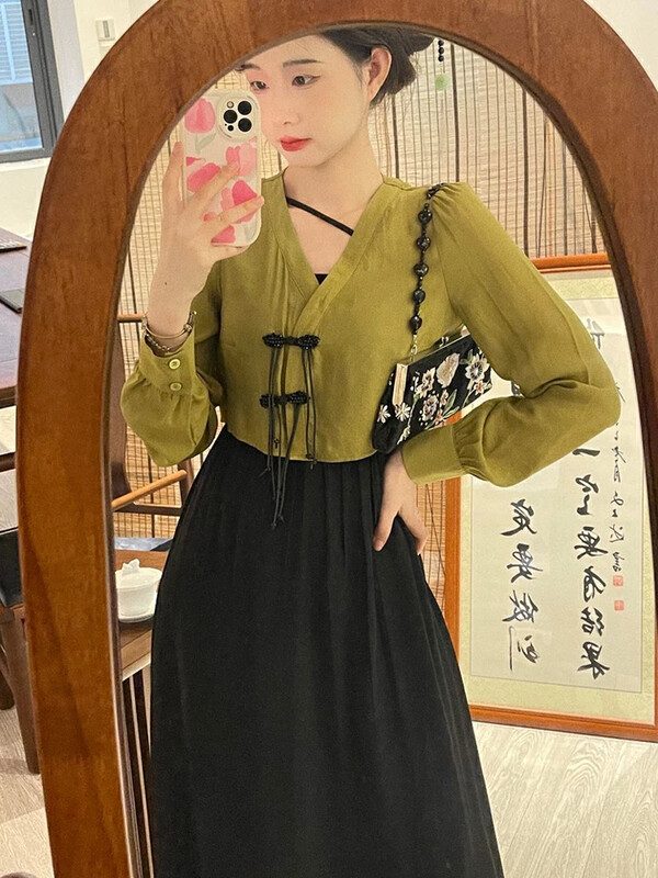 Autumn is new! [L.L STUDIO] retro button short jacket + waist suspender skirt two-piece suit 77970# PCZ