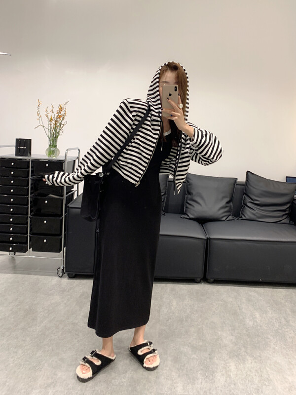 Autumn is new!【VANESSA】Korean color matching long dress + shoulder pad striped coat suit 6811# OZQ
