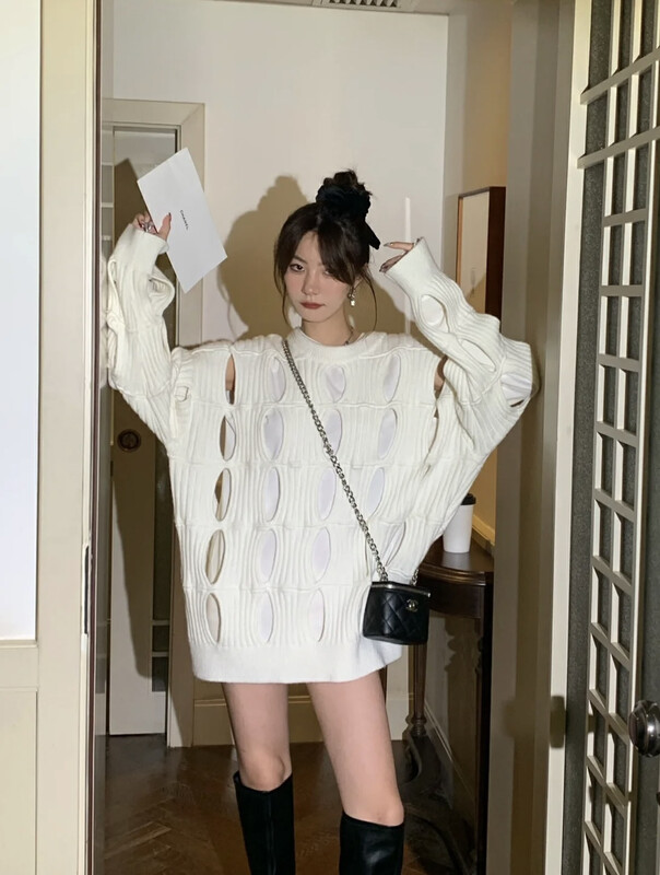 Autumn is new! [SAVAGE] Fashionable niche heavy industry design lazy soft waxy round neck hollow warm sweater E9933# WPL