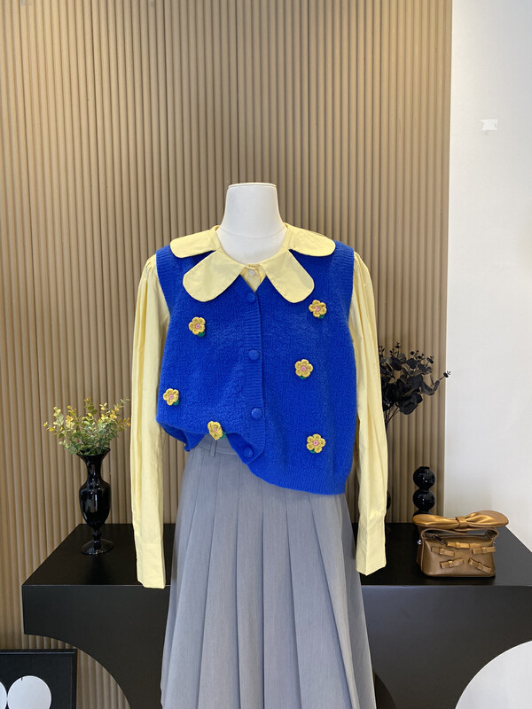 【FEI MAO】Sweet style three-dimensional flower short style slimming sleeveless knitted vest Z-3109
