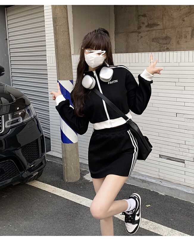New in early autumn! [L.L STUDIO] Fashionable three-bar sports jacket + high waist slim skirt suit 77749# PCZ