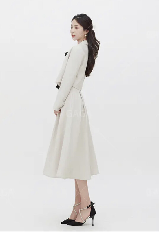 Autumn is new! [JH] Net red short coat + thin solid color skirt suit 42911# PCZ