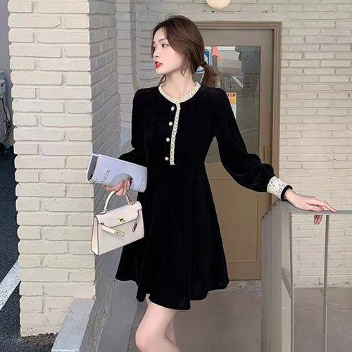 Corduroy autumn and winter dress stitching lace button design sense of small fragrance is thin A-line short skirt