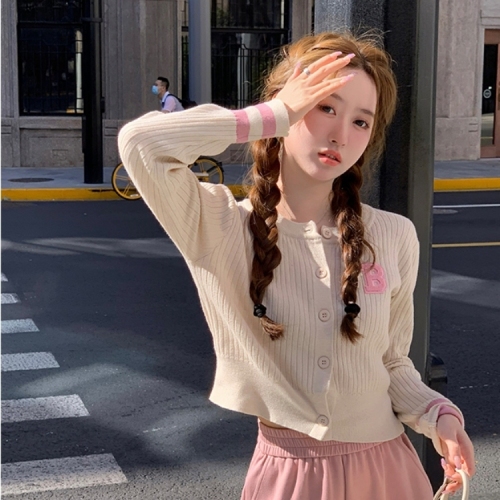 2022 autumn and winter new Korean style contrast color knitted cardigan women's thin short letter embroidered long-sleeved knitted cardigan
