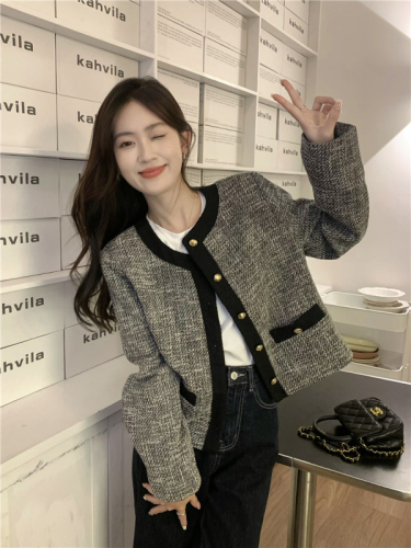 Real shooting real price Autumn French style small fragrance top coat female temperament ladies short long sleeve small cardigan