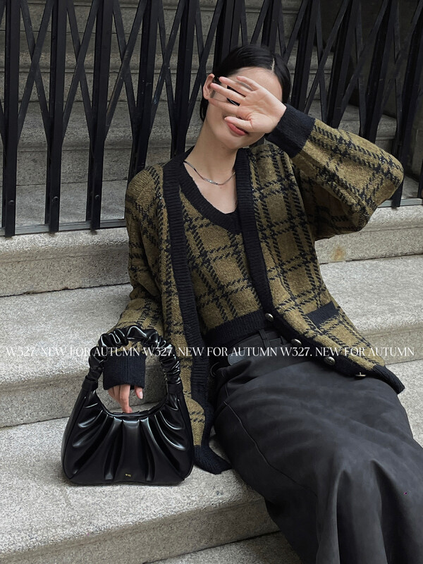 【W327.】Korean version of retro plaid button V-neck knitted cardigan (without vest) 0316# CQW