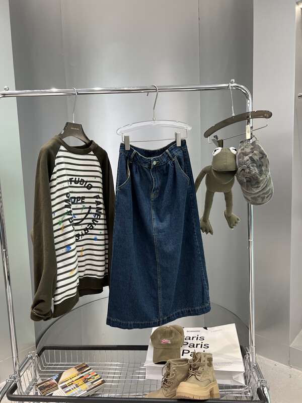 【BOBO1972】Slim mid-length denim skirt (sell skirt only) FC221285