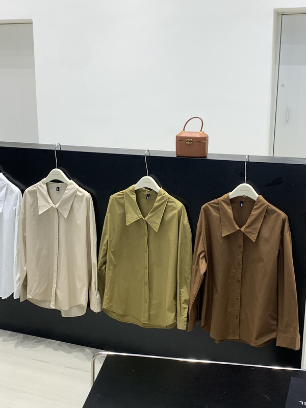 New in autumn! [SUE STUDIO] solid color loose large shirt 22350# ZJY
