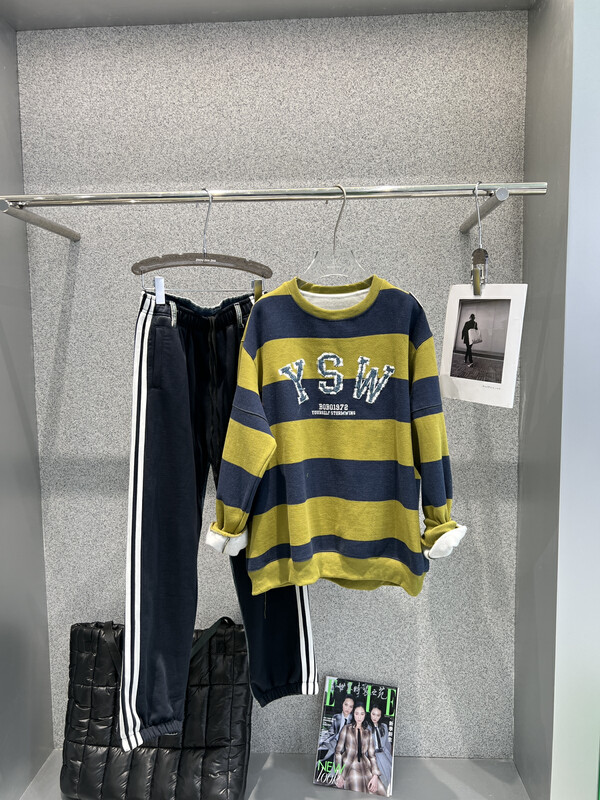 [BOBO1972] Plus velvet loose letter sweater sweater embroidery craftsmanship men and women can only sell Wei 225858