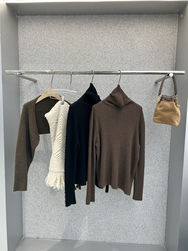 [BOBO1972] High quality loose pile collar irregular sweater sweater only sell sweater without matching 221599