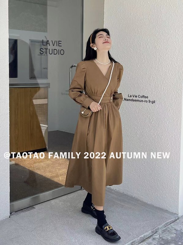 New in early autumn!  【TAOTAO FAMILY】Simple loose long V-neck dress (with small bag) 3785# XJ