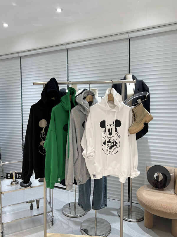 【BOBO1972】Cartoon Loose Men's and Women's Sweater Sweater High Quality Sweater Only 229537
