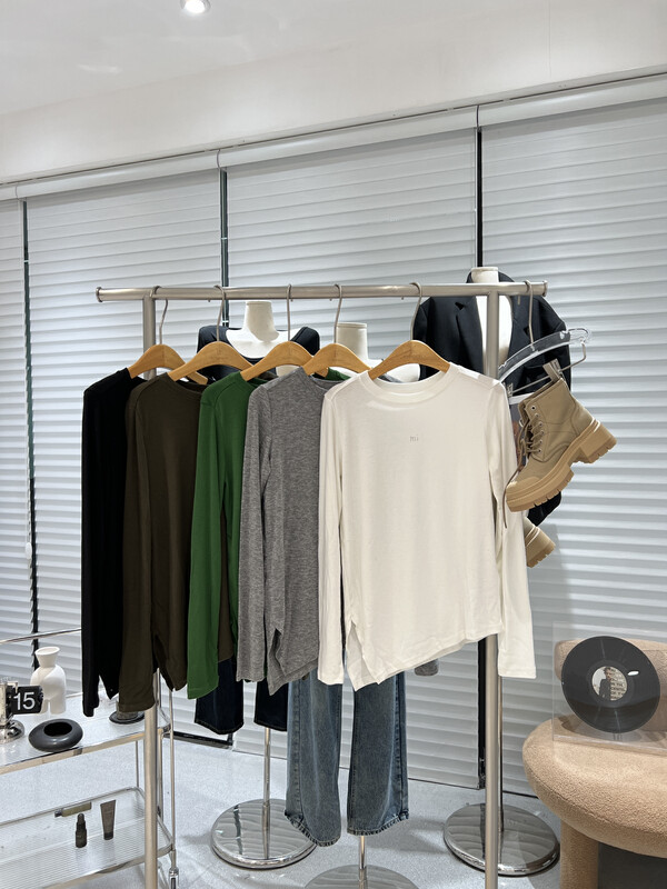 Original price 94.75! [BOBO1972] Comfortable imported fabric bottoming shirt 217068
