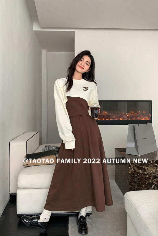 New in autumn! [TAOTAO FAMILY] Round neck letter casual sweater + simple vest + high waist skirt suit 3906# LSL
