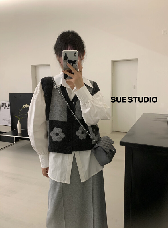 New in autumn! [SUE STUDIO] three-dimensional open button flower vest 8963# ZJY