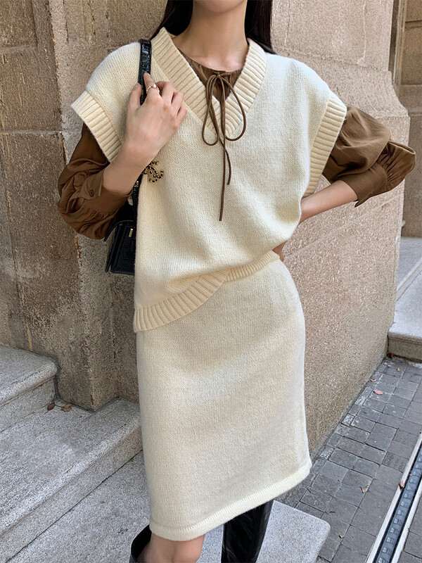 Autumn is new!【NEW OPEN】Korean style with lazy style knitted vest + midi skirt suit GM80379# ZXX