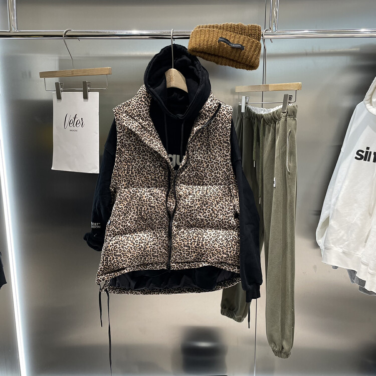 Original price 348.55! 【BOBO1972 】Casual fashion leopard print warm down jacket (single vest, including 90% white duck down) 217511# CJJ