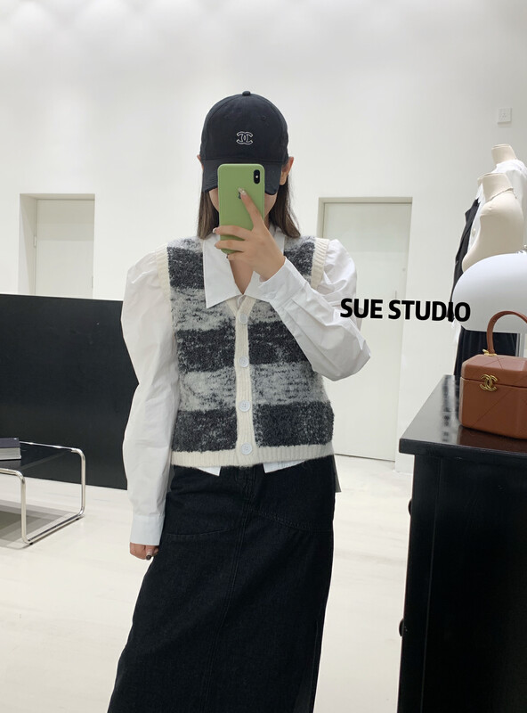 New in autumn!【SUE STUDIO】Contrast color open button sweater vest 8959# ZJY