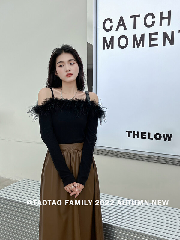 New in early autumn!【TAOTAO FAMILY】Little woman stitching real ostrich hair one-shoulder shirt 3753# LSL
