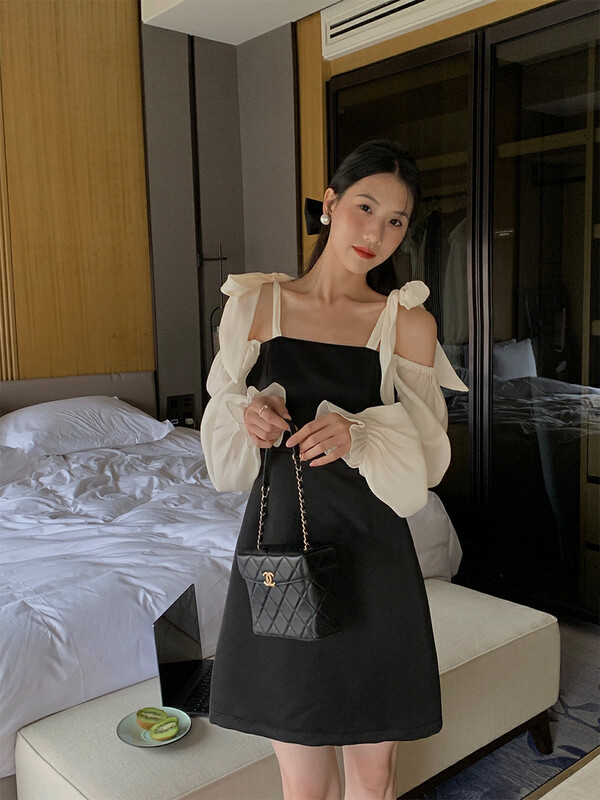 Autumn is new!【NEW OPEN】French temperament age-reducing trumpet sleeve shoulder strap midi dress XL80260# ZXX